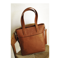 Computertaske til damer i brunt læder bæredygtig arbejdstaske med lang skulderrem
