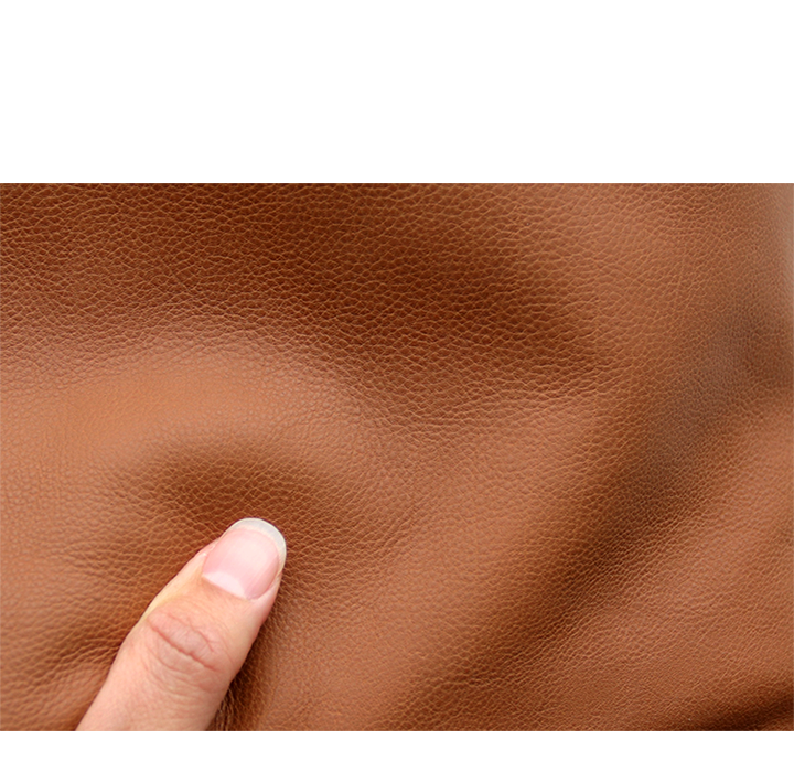 Stilren lille pung dame kortholder i brunt bæredygtigt læder  