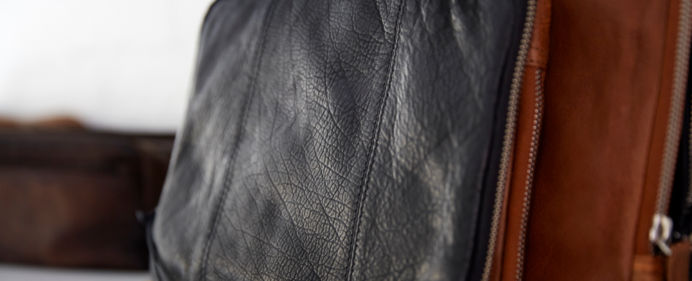 Sleeve I sort og brunt læder til computer og Ipad tablet