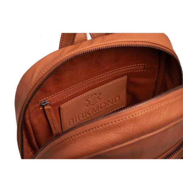 Lille, smart rygsæk i brunt læder til damer -895kr. – BIRKMOND