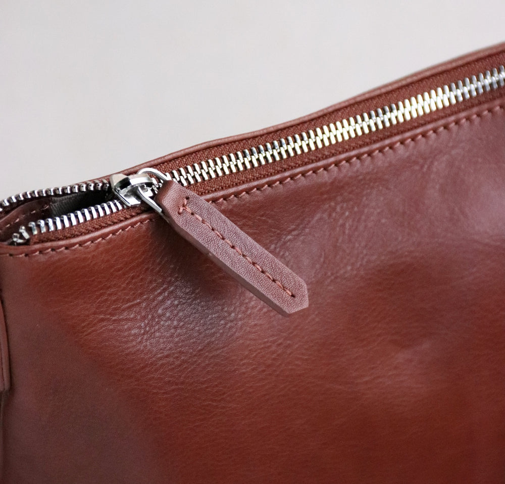 Prado - Stilren skuldertaske i brunt læder