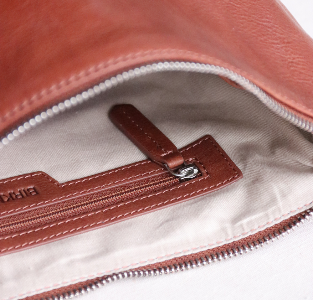 Prado - Stilren skuldertaske i brunt læder