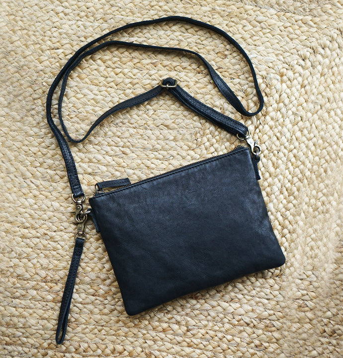 Klassisk stor clutch i sort skind dametaske i naturligt læder