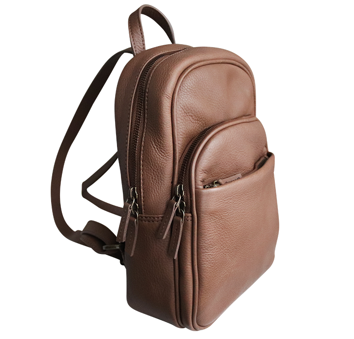 Lille rygsæk med flere lommer i brunt læder 