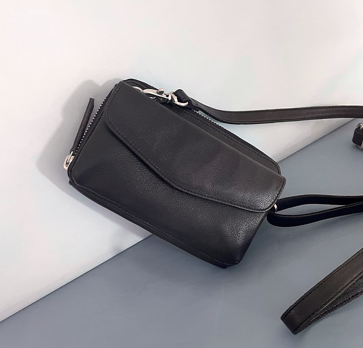 Lille pung clutch i blødt sort skind dametaske med lang skulderrem