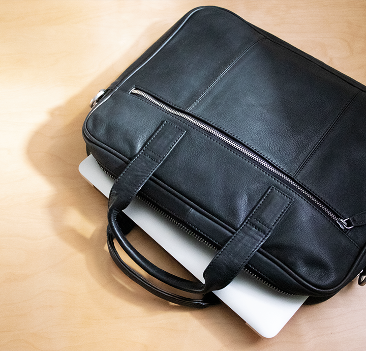 Computertaske til 15" pc sort arbejdstaske med hanke i læder