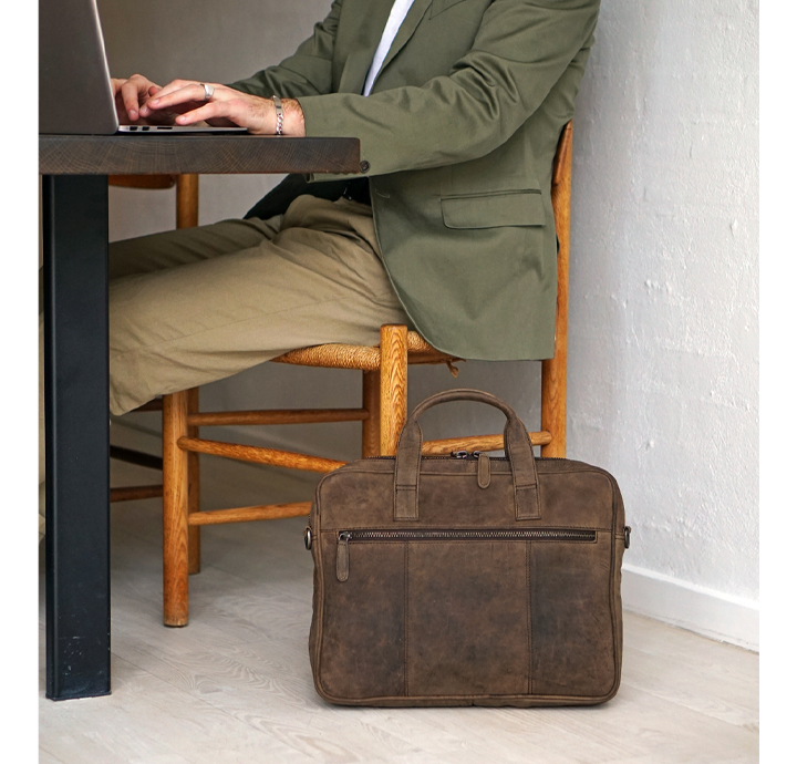 Rustik arbejdstaske hverdagstaske i ægte mørkebrun læder pc computertaske 