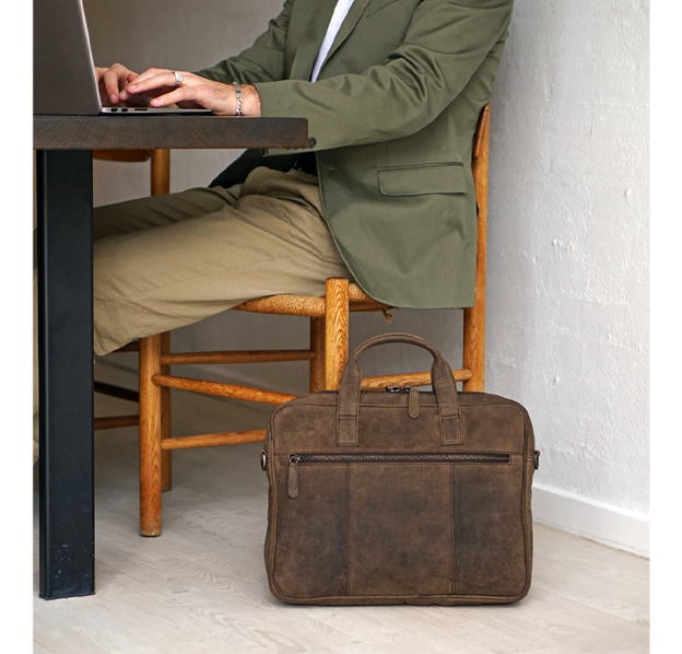 Mørkebrun rustik computertaske med lang skulderrem stor arbejdstaske skuldertaske til pc