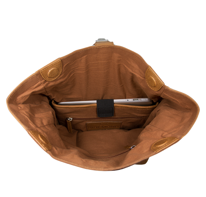 Stor rygsæk i brunt læder med lomme til computer 