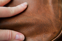 Mobilpung i brunt vintage læder 