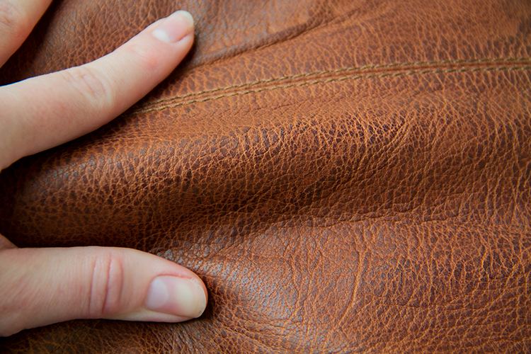 Crossbody skuldertaske vintage brunt skind bæredygtig og høj kvalitet 
