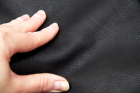 Bæredygtig sort læder arbejdstaske dansk designet stilren computertaske 