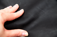 Skuldertaske i bæredygtigt naturligt læder dametaske i sort skind 